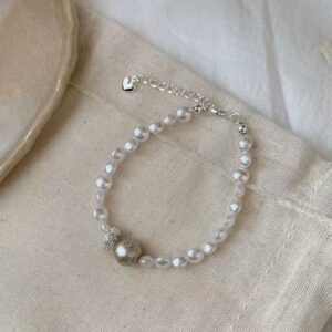 Chaser of the Light "Pearl Bracelet Korean Gentle Temperament Simple Stacked Bracelet