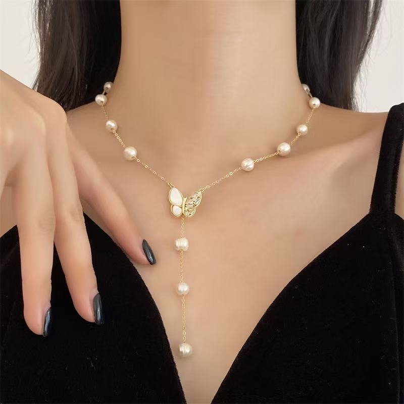 Butterfly Pendant Design Natural Freshwater Pearl Necklace - Image 4